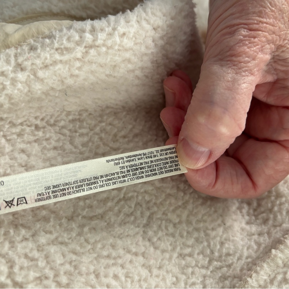 Free People Movement: Medium, Cream Sherpa Snap-Front Vest. Easy care. - Picture 4 of 4